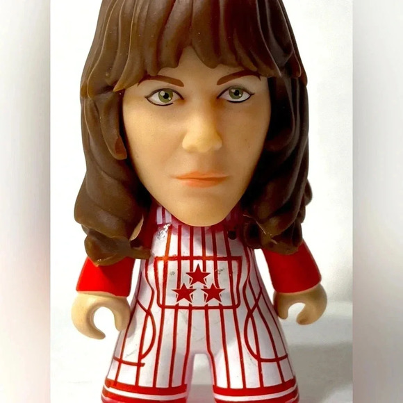 Doctor Who - Titans Vinyl  Figure - Sarah Jane ❤️ - Picture 2 of 5